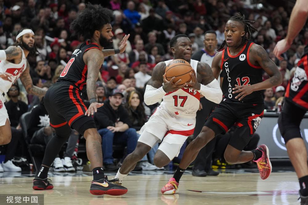 着巨大的挑 着巨大的挑